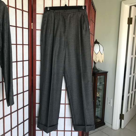 Gorgeous Dolce Gabbana Blazer and Pants Suit. - Picture 4 of 7